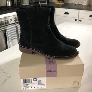 New in box size 8 Clark’s cabaret Rock boot